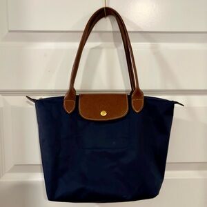 Longchamp Medium Le Pilate Nylon Shoulder Tote in Marine (Navy)